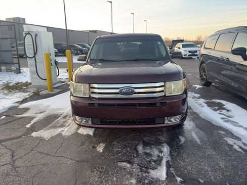Used 2009 Ford Flex SEL image 2