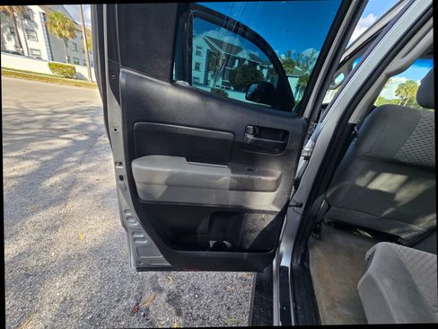 Used 2011 Toyota Tundra 2WD Double Cab image 35