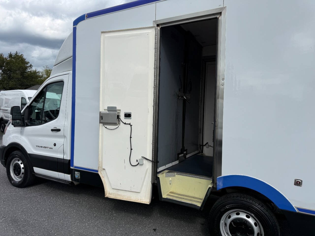 Used 2022 Ford Transit 350 w/ Upfitter Package RWD image 35