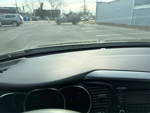 Used 2011 Kia Optima LX w/ Convenience Pkg FWD image 22