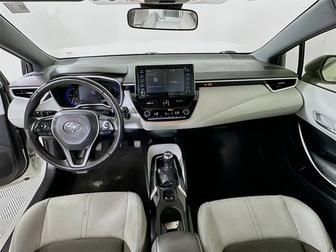 Used 2019 Toyota Corolla XSE image 3