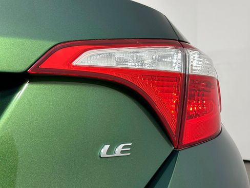 Used 2015 Toyota Corolla LE image 8