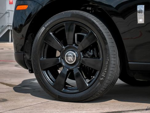 Used 2022 Rolls-Royce Cullinan image 83