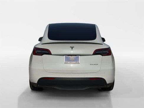 Used 2022 Tesla Model Y Performance image 10