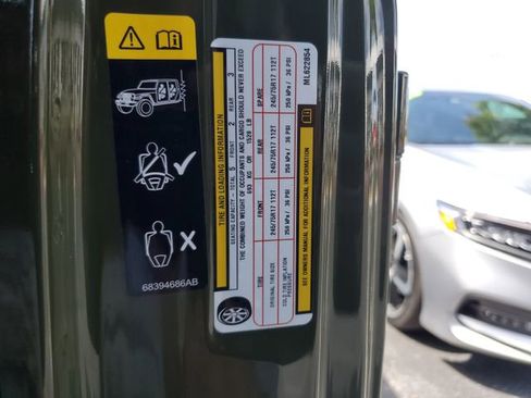 Used 2021 Jeep Gladiator Sport image 30