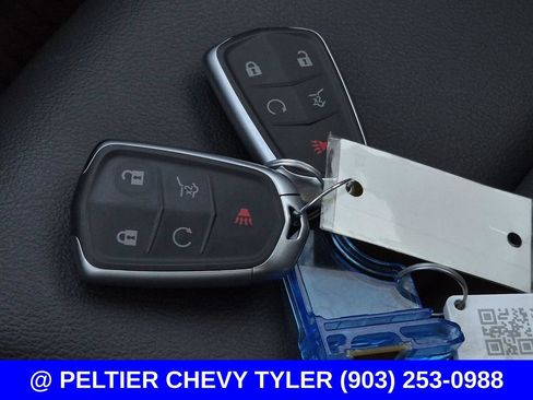 Used 2025 Cadillac XT6 Luxury FWD image 46
