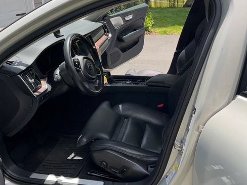 Used 2020 Volvo V60 T5 Cross Country AWD/4WD image 8