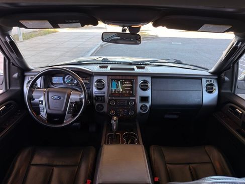 Used 2017 Ford Expedition Platinum AWD/4WD image 56