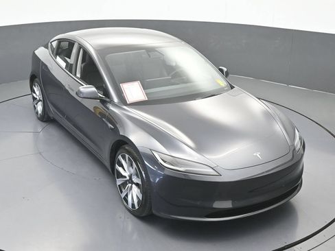 Used 2025 Tesla Model 3 Long Range RWD image 22
