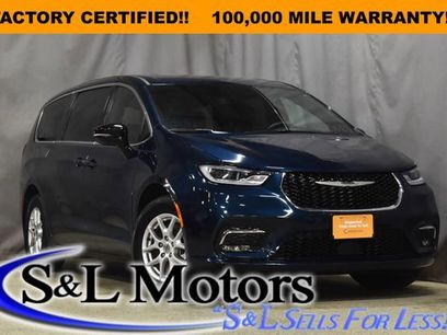 Certified 2025 Chrysler Pacifica Select