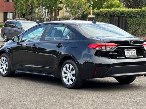 Used 2023 Toyota Corolla LE FWD image 5