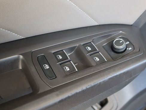 Used 2022 Volkswagen Atlas Cross Sport SE w/ Panoramic Sunroof Package image 11