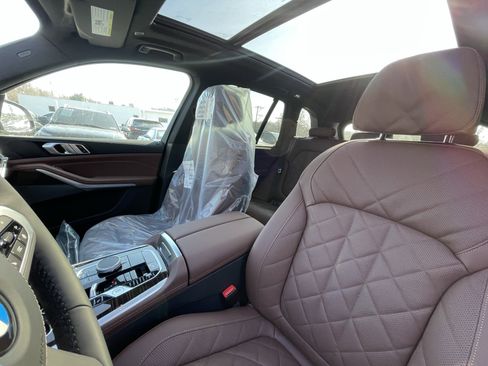 New 2026 BMW X5 xDrive40i w/ M Sport Package image 7