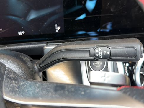 Used 2025 Mercedes-Benz GLB 250 image 23