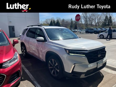 Used 2023 Honda Pilot Elite image 1