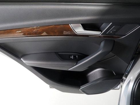 Used 2020 Audi Q5 Premium Plus w/ Premium Plus Package image 56