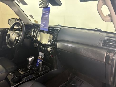 Used 2020 Toyota 4Runner TRD Off-Road Premium w/ Moonroof Package AWD/4WD image 36