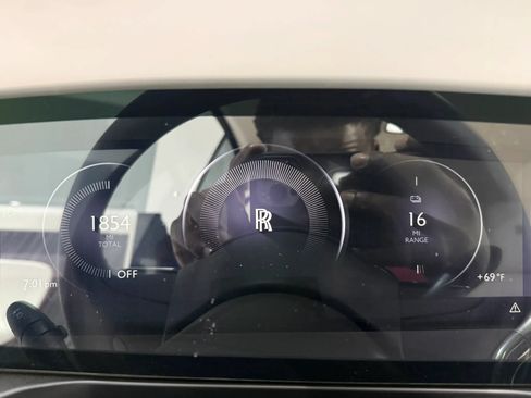 Used 2025 Rolls-Royce Spectre AWD/4WD image 24