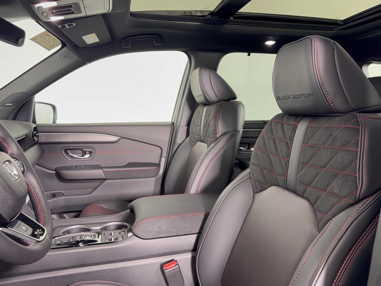 New 2026 Honda Pilot Black Edition image 5