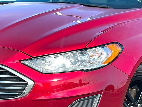 Used 2019 Ford Fusion SE w/ Equipment Group 151A image 4