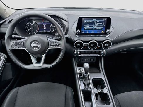 Used 2025 Nissan Sentra SV FWD image 14
