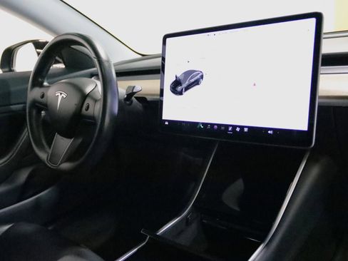 Used 2018 Tesla Model 3 Long Range image 57