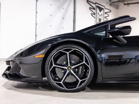 Used 2023 Lamborghini Huracan EVO AWD/4WD image 19