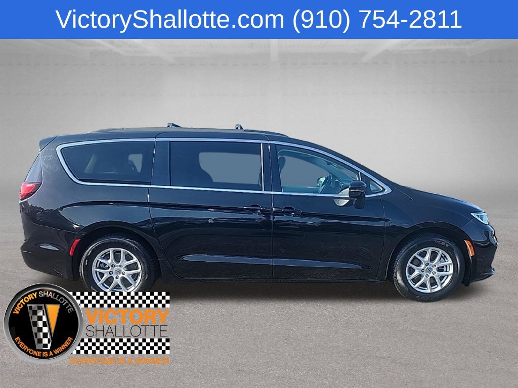 Certified 2022 Chrysler Pacifica Touring-L FWD image 33