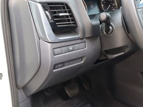 Used 2023 Nissan Rogue SV FWD image 22