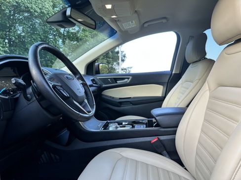 Used 2019 Ford Edge SEL w/ Equipment Group 201A AWD/4WD image 16
