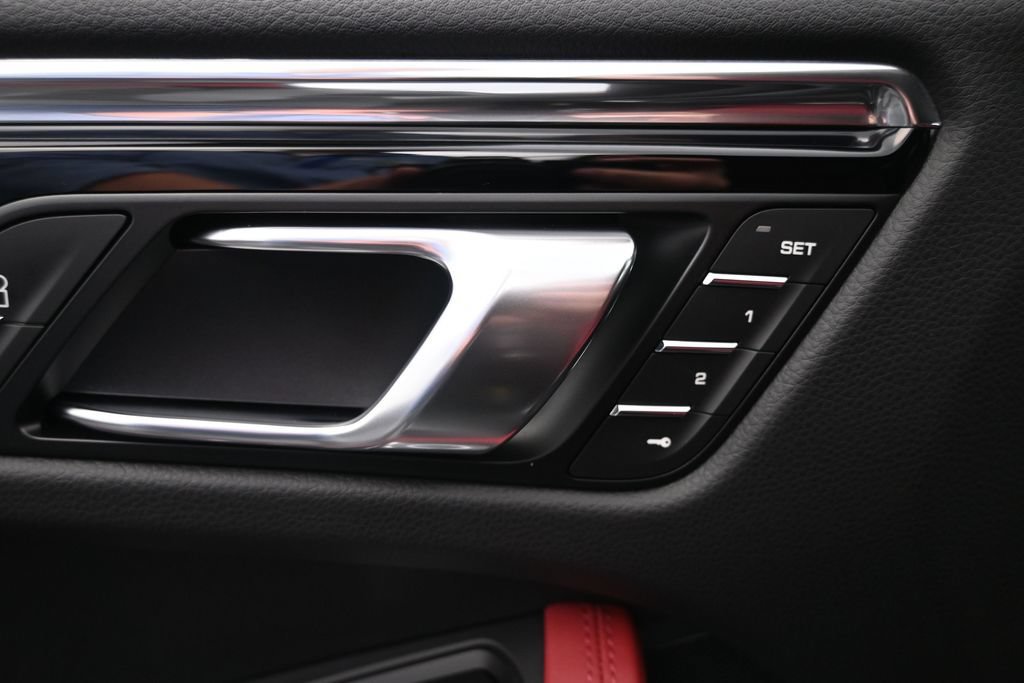New 2026 Porsche Macan AWD/4WD image 11