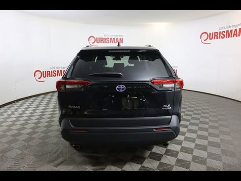 Used 2024 Toyota RAV4 XLE w/ Convenience Package image 9