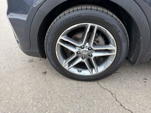 Used 2018 Hyundai Santa Fe Limited image 32