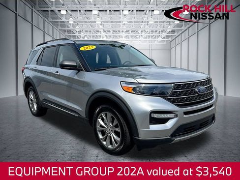 Used 2023 Ford Explorer XLT w/ Equipment Group 202A AWD/4WD image 1