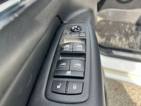 Used 2021 Jeep Grand Cherokee Limited w/ Quick Order Package 28K 80th AWD/4WD image 18