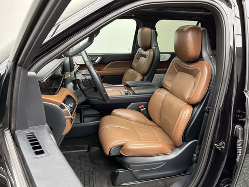 Used 2024 Lincoln Navigator L Reserve w/ Equipment Group 201A image 11