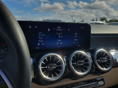 Certified 2025 Mercedes-Benz GLB 250 image 32