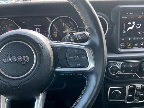 Used 2021 Jeep Wrangler Unlimited Sahara w/ Cold Weather Group AWD/4WD image 17