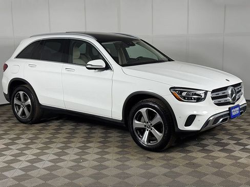 Used 2022 Mercedes-Benz GLC 300 4MATIC image 2