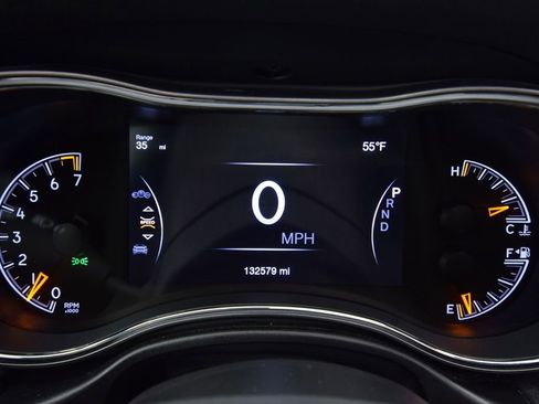 Used 2019 Jeep Grand Cherokee Altitude image 23