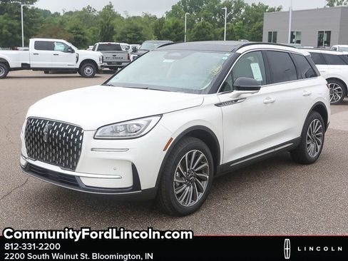 New 2025 Lincoln Corsair Reserve image 2