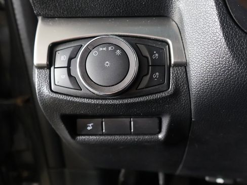 Used 2019 Ford Explorer XLT w/ Equipment Group 202A image 39