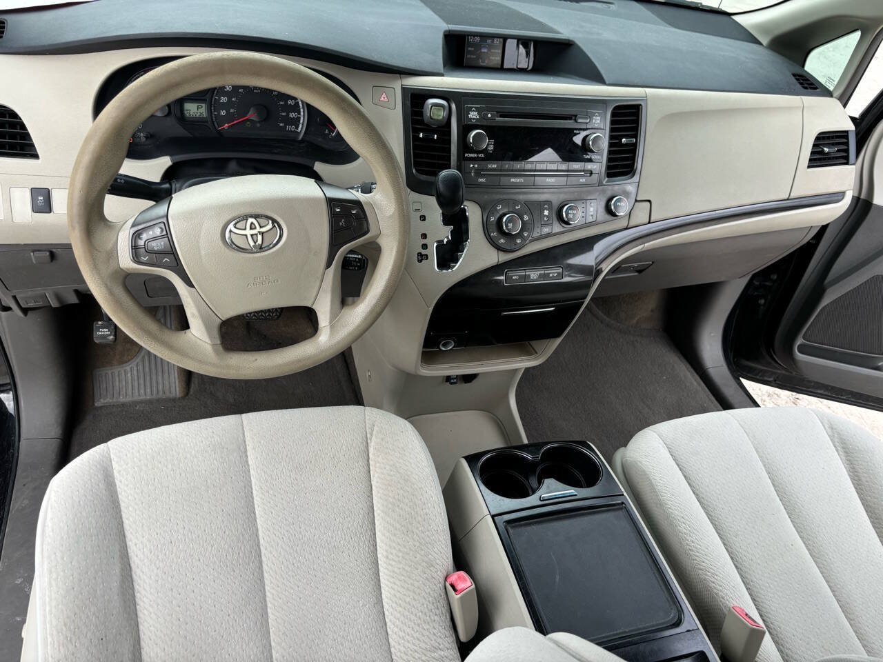 Used 2012 Toyota Sienna LE w/ Towing Pkg AWD/4WD image 15