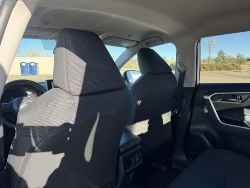Certified 2025 Toyota RAV4 LE image 14