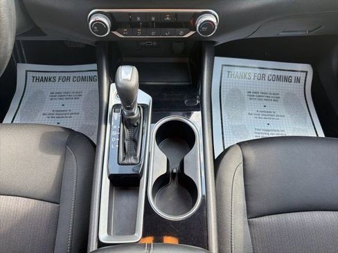 Used 2024 Nissan Altima 2.5 SV FWD image 22