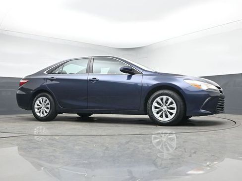 Used 2016 Toyota Camry LE image 27