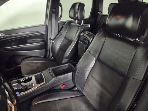 Certified 2021 Jeep Grand Cherokee Laredo X image 24