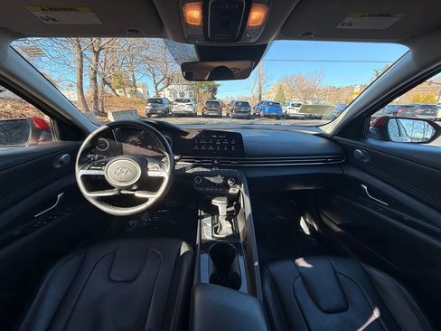 Used 2023 Hyundai Elantra Limited FWD image 17