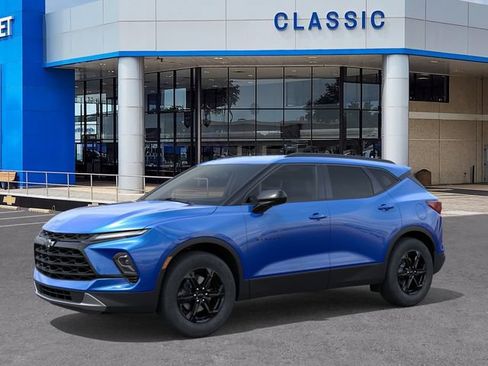 New 2026 Chevrolet Blazer LT w/ Convenience Package FWD image 2
