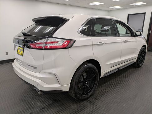 Used 2019 Ford Edge Titanium w/ Equipment Group 301A image 4